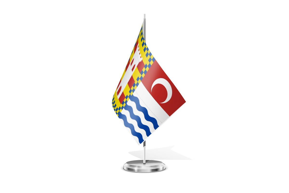 Bandera de mesa de Torre de Esteban Hambrán