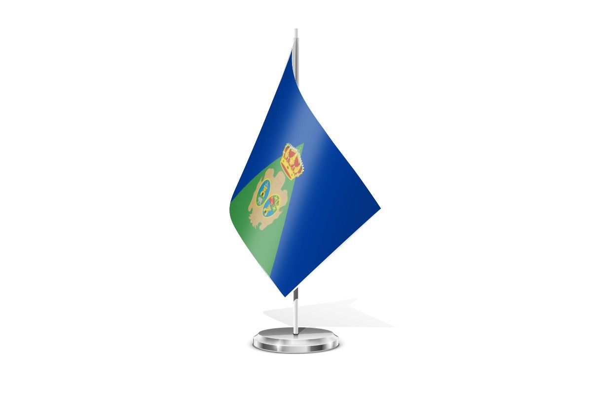 Bandera de mesa de Tiemblo
