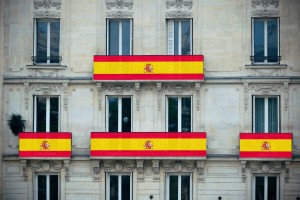 Bandera de España con escudo para balcón 80-150 cm 123
