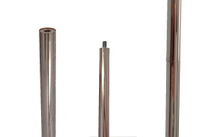 Mástil de metal cromado con punta de lanza y base para despacho Mástil de metal cromado con punta de lanza y base para despacho