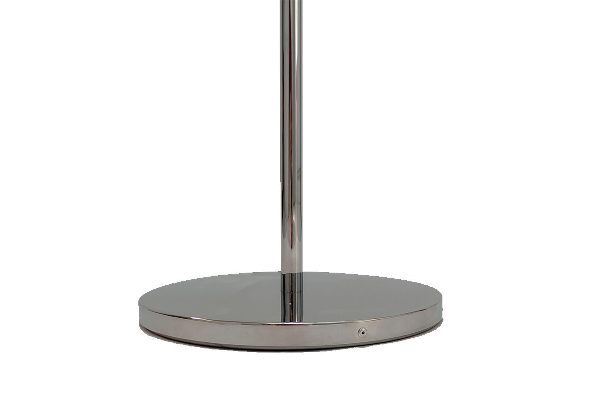 Mástil metálico cromado con punta redonda y base para despacho Mástil metálico cromado con punta redonda y base para despacho