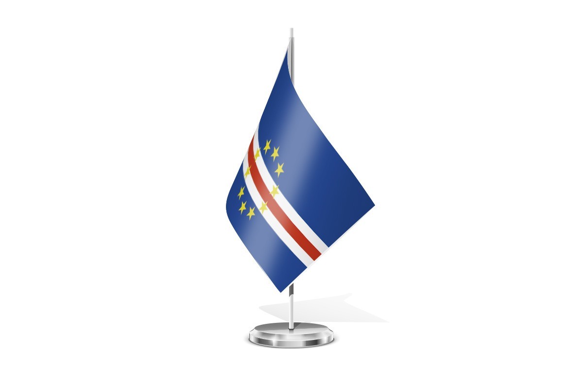 Bandera de mesa de Cabo Verde con escudo