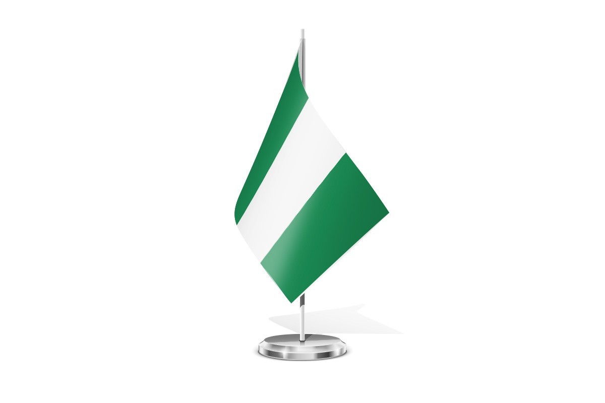 Bandera de mesa de Nigeria sin escudo