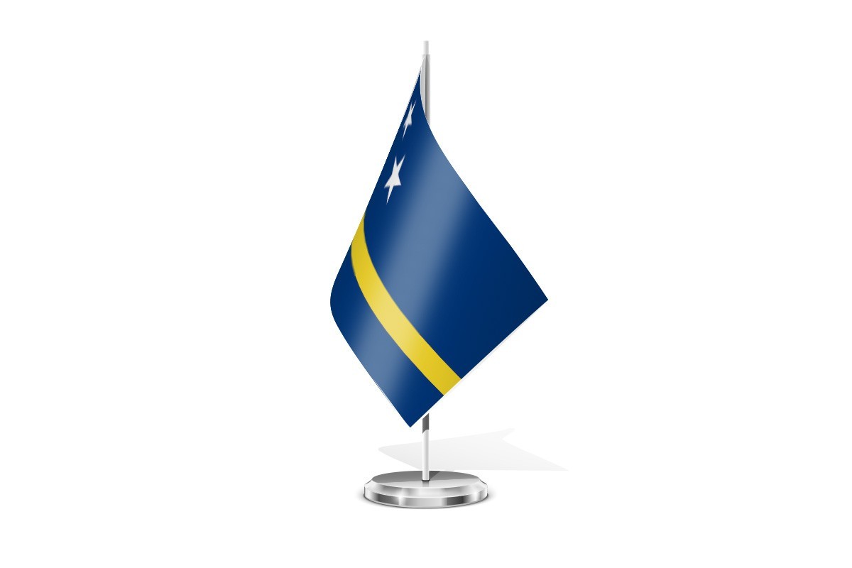 Bandera de mesa de Curazao con escudo
