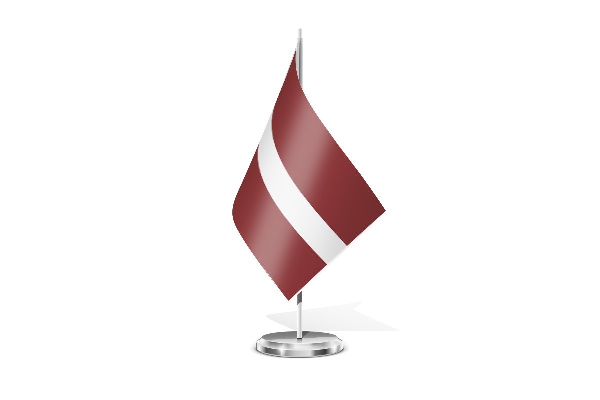 Bandera de mesa de Letonia