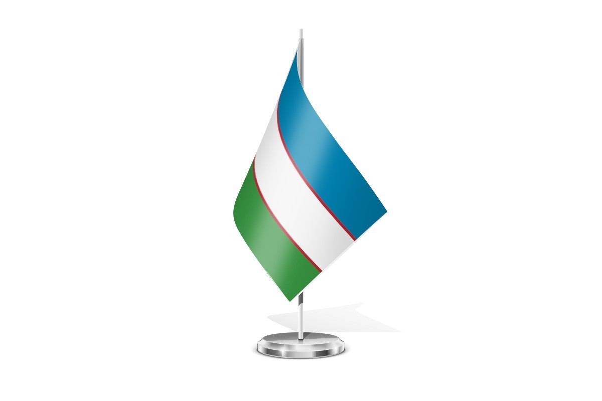 Bandera de mesa de Uzbekistan sin escudo