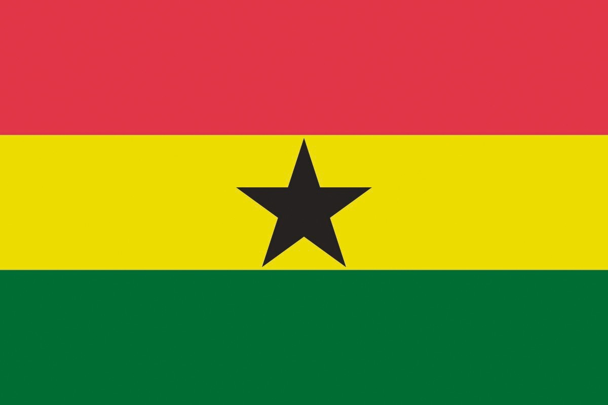 Bandera de mesa de Ghana con escudo Bandera de mesa de Ghana con escudo
